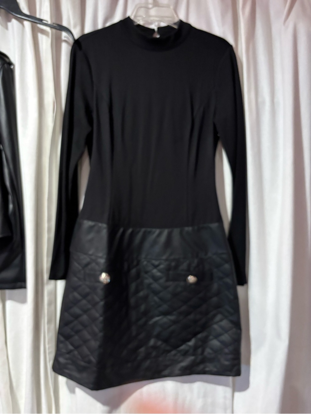 VENUS Black Long-Sleeve Quilted Mini Skirt Dress